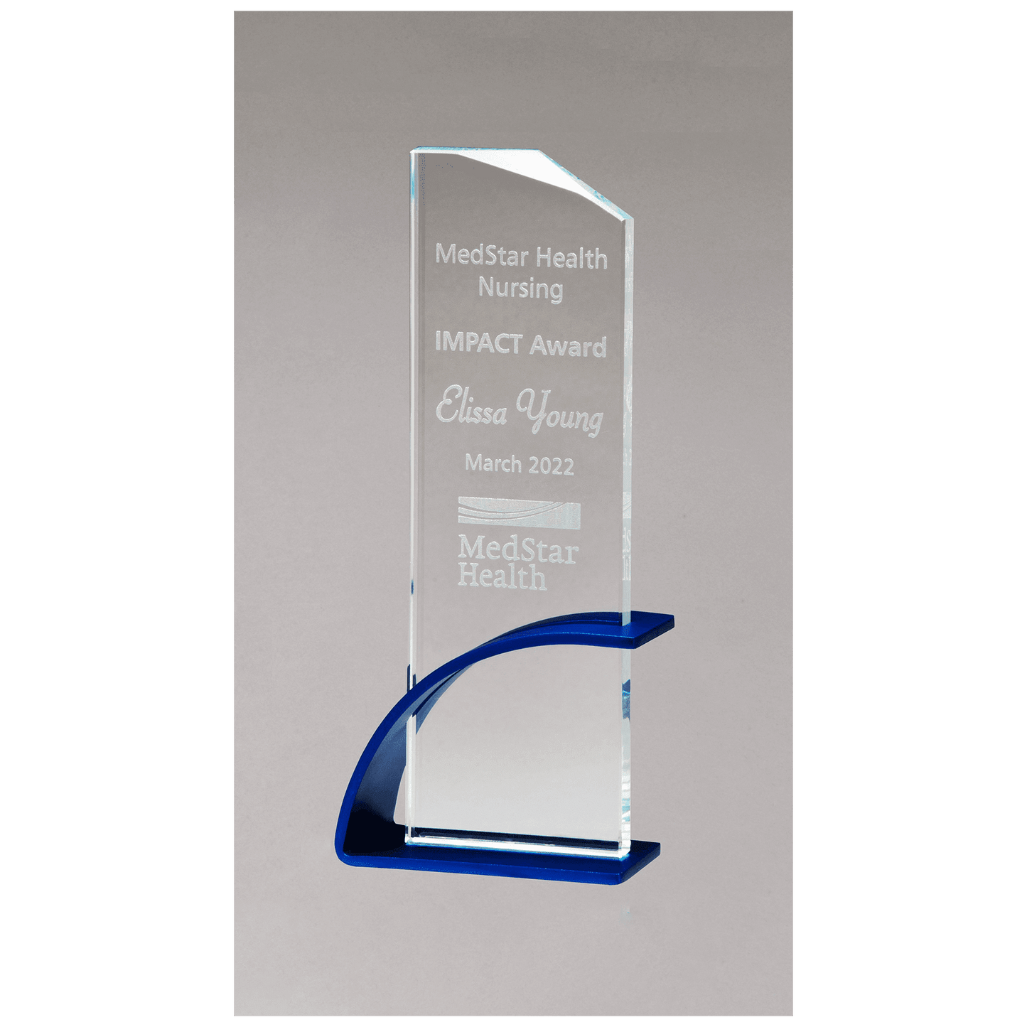 3 7/8" x 10 1/8" x 1/2" Thick Blue Contemporary Clear Glass Award, Arched Base with Matte Metallic Finish